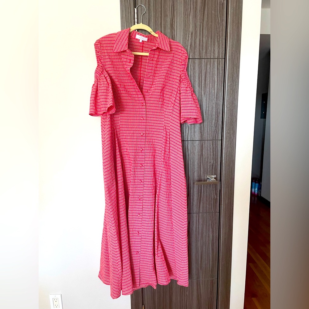 Pearl by Lela Rose
Red Plaid Print Long Dress brand new, size 16 but it fits 14